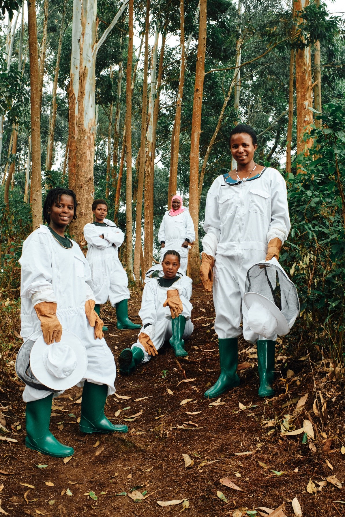 “女性养蜂人” 项目进驻卢旺达 藉助养蜂培训和科学支持赋权当地女性