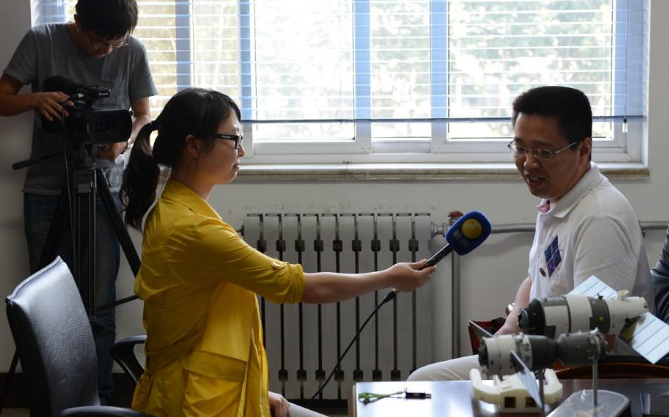 “全新蔚来ES8开创智能生活处理方案，更享受海底捞式贴心服务”