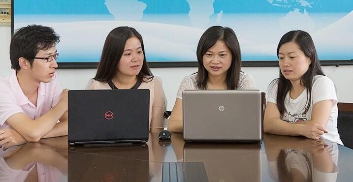 “性能强，续航长，换电超快，电动车选全新蔚来ES8不纠结”