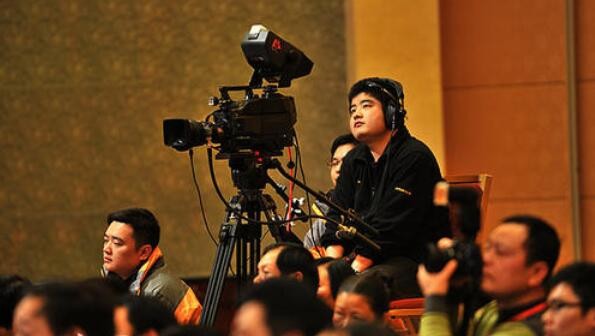 “蔚来ES6还是特斯拉Model 3？车主的话你一定要听！”